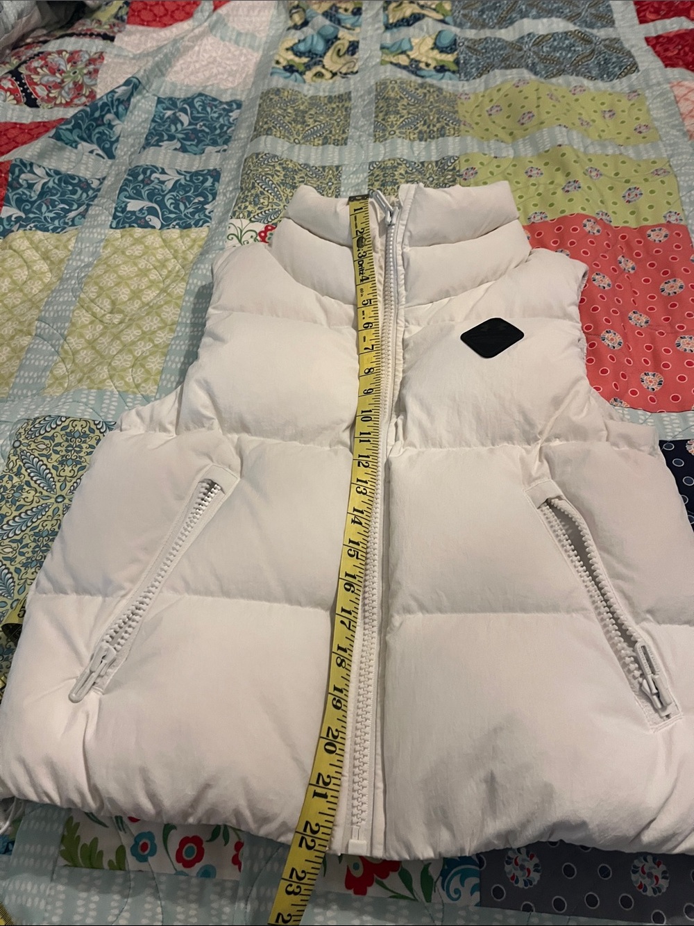 Under Armour Women’s White Quilted Puffer Vest - Picture 6 of 9